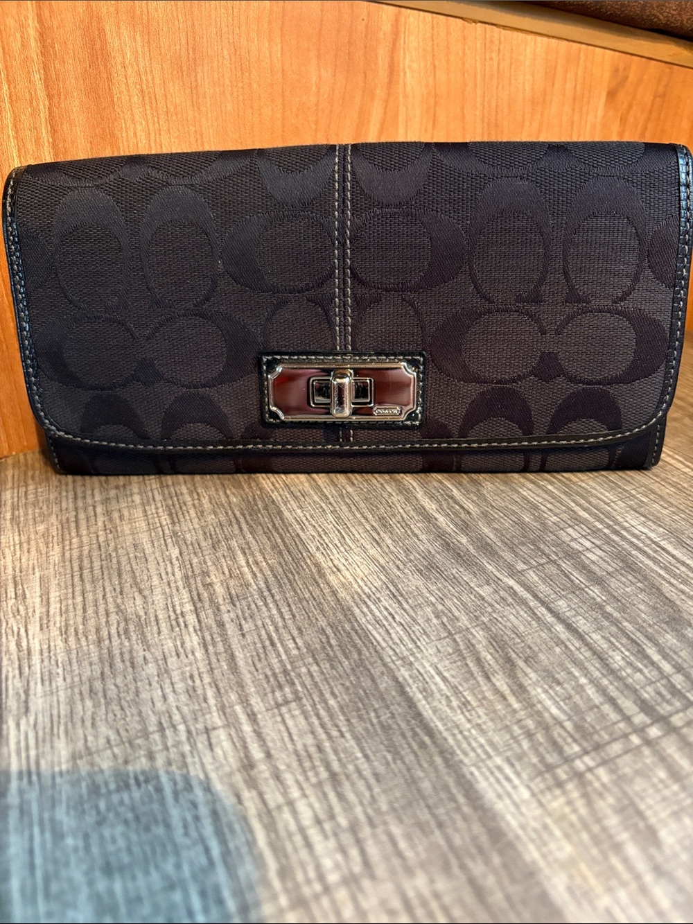 Coach Black leather Signature Turnlock Wallet beautiful condition